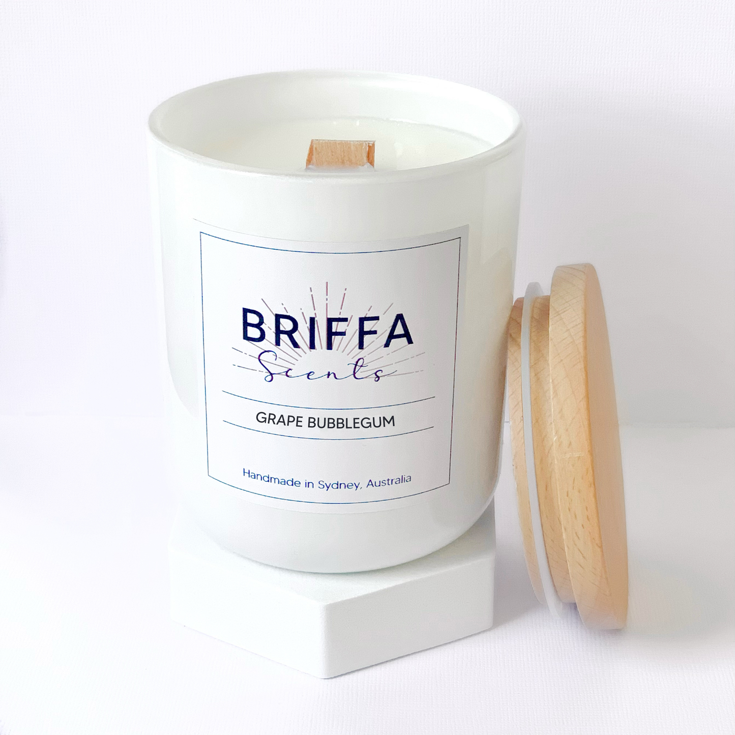 Medium White Classic Candle